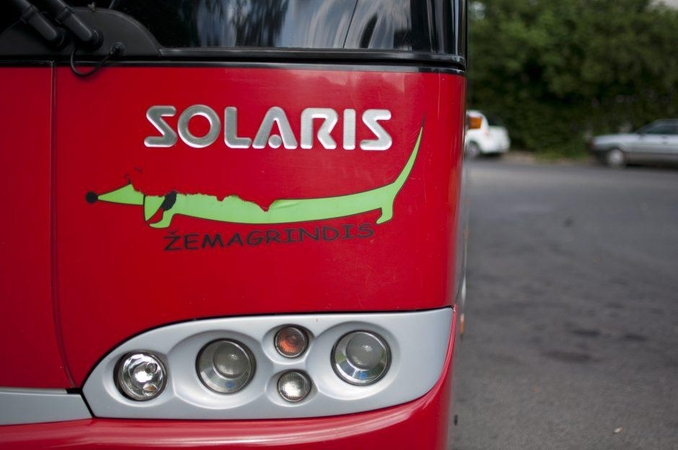 Kaune partrenkta iš autobuso išbėgusi mažametė