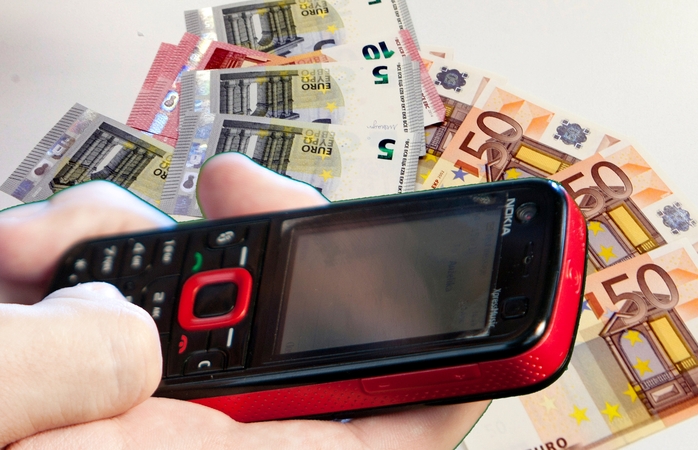 Įtikino: užkibusioji ant telefoninio sukčiaus kabliuko įvykdė visus jo nurodymus.