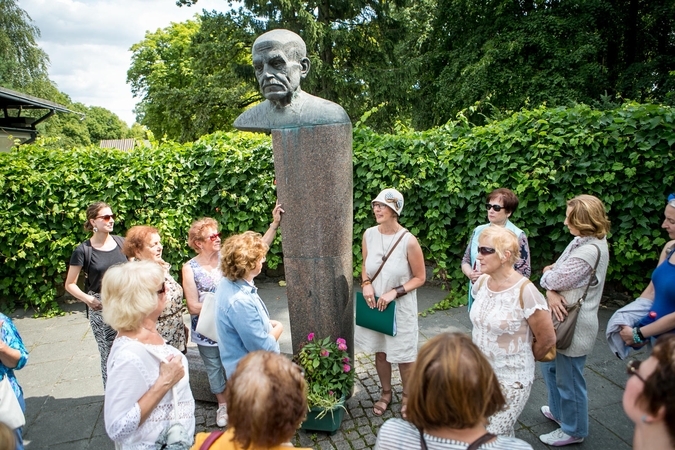 Šalia nemokamų pietų senjorams – nemokama ekskursija