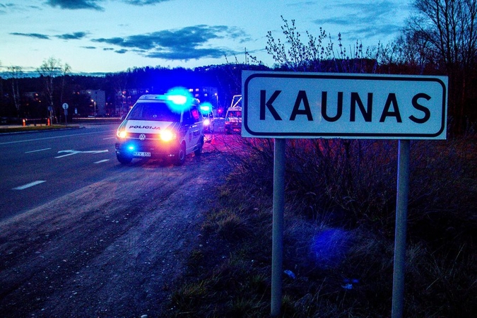Kauno policija naujai kelių blokadai rengėsi iš anksto: aklinai uždarys trečdalį įvažiavimų