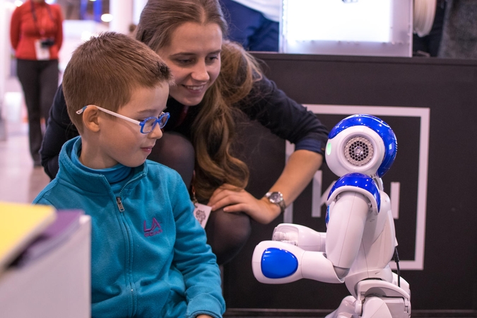 Pažintis su naujausiomis technologijomis – per pramogas