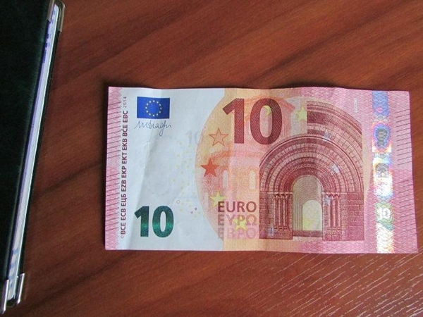 10 eurų kyšį pasiūlęs baltarusis savo kaltę neigė