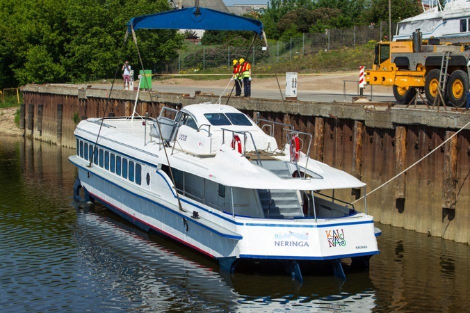 Legendinė greitaeigė „Raketa“ – jau Nemune (vaizdo įrašas)