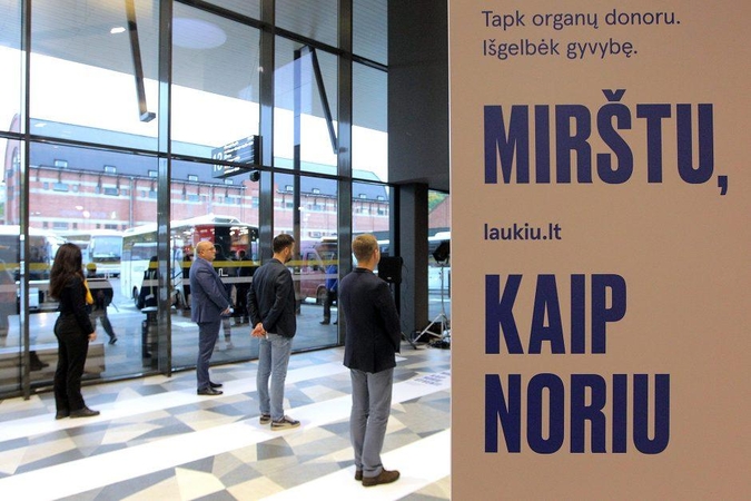 Kauno autobusų stotyje – kilnus performansas