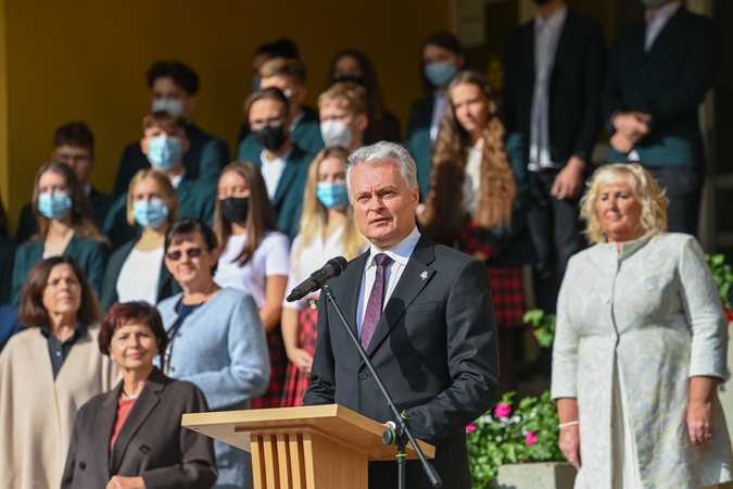 Prezidentas Garliavos J. Lukšos gimnazijoje vedė pilietiškumo pamoką abiturientams