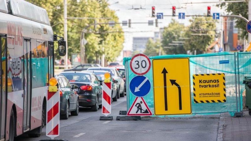 Priminimas vairuotojams: šią atkarpą Savanorių prospekte geriau aplenkite