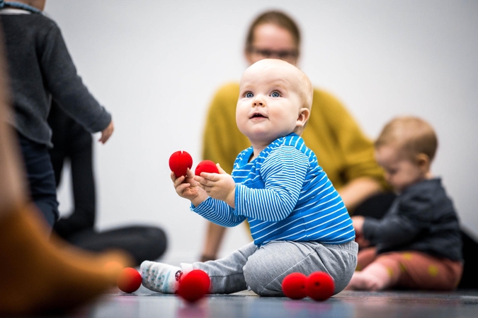Šokio pamokėlės kūdikiams – būdas atrasti kitokį bendravimą su vaikais
