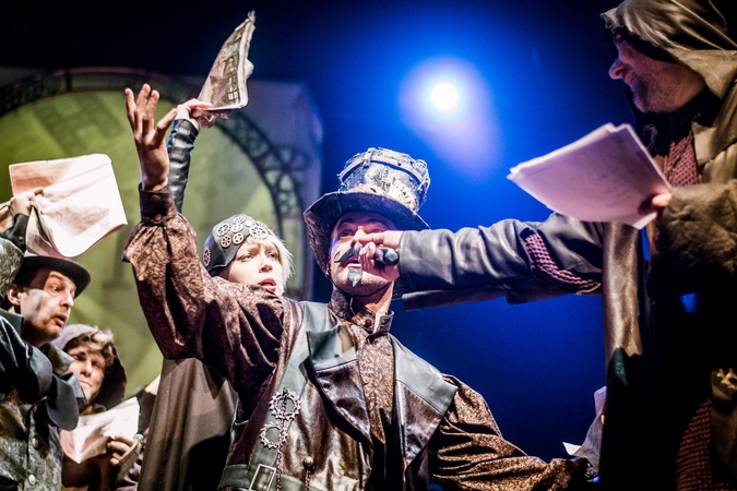 Ryšku: kaip visdaa drąsūs Keistuolių teatro kūrėjai vėl neria į gyvenim