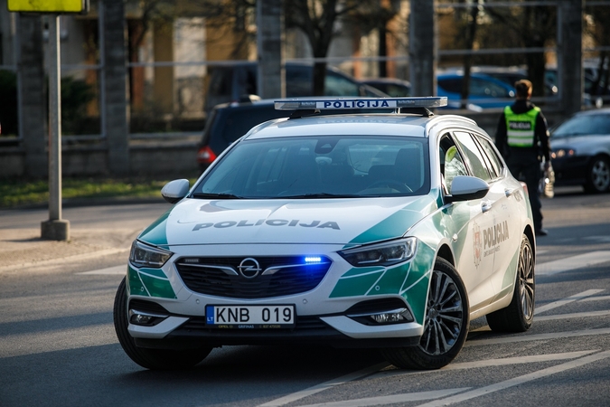 Pakaunėje visiškai girtas vairuotojas sukėlė masinę avariją
