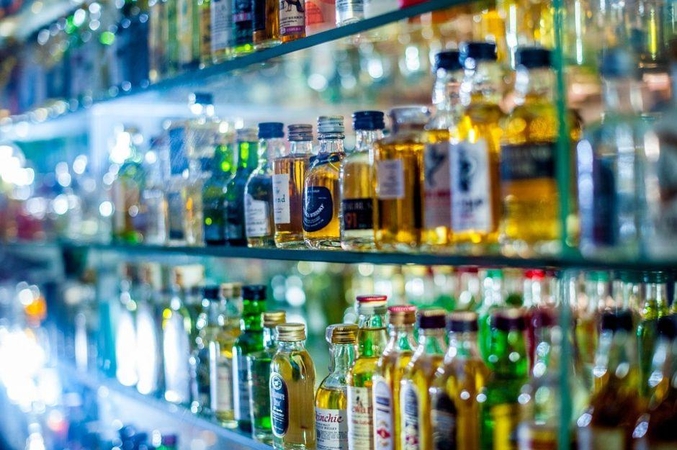 Stebės, kad kavinėse neparduotų alkoholio „išsinešti“: ar pavyks sukontroliuoti? 