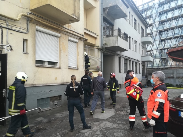Blogiausi įtarimai pasitvirtino: tris mėnesius kaimynų nematyta senolė rasta mirusi