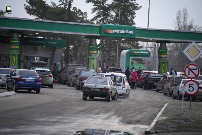 URM ragina Lietuvos piliečius nedelsiant išvykti iš Ukrainos sausumos keliais