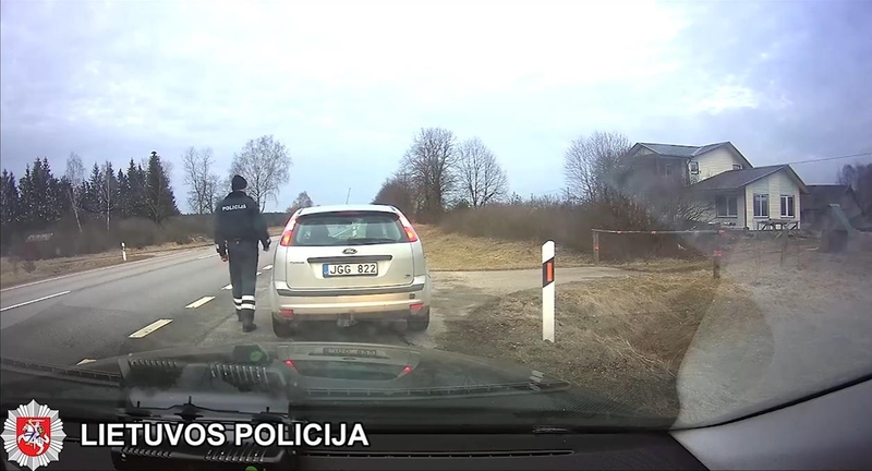 Nepasimokė: 19-metė per pusvalandį greitį viršijo du kartus