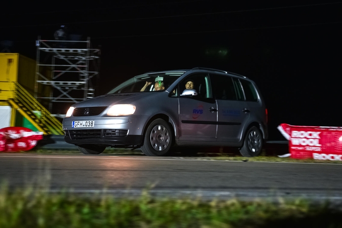 Metų eksperimentas: automobilis pustrečios valandos važiavo be lašo alyvos