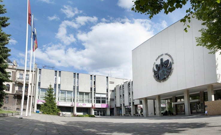 1989 metais atkurtas Kauno Vytauto Didžiojo universitetas.