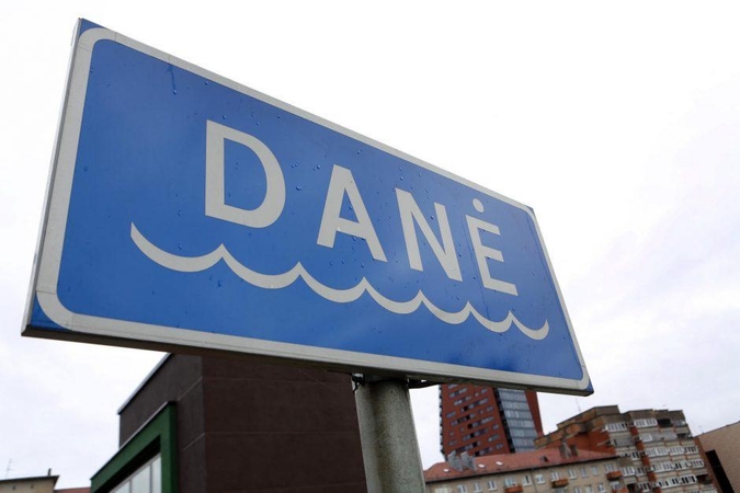 Vandens lygis Danės upėje slūgsta