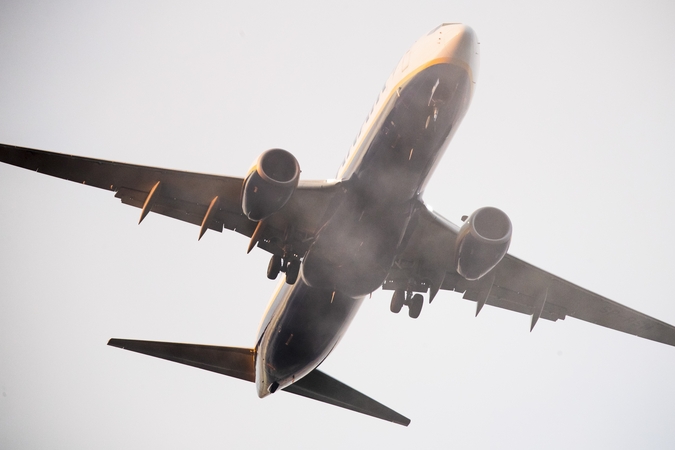 „Ryanair“ oro linijų lėktuvas, po priverstinio sustojimo Baltarusijoje, leidžiasi Vilniuje