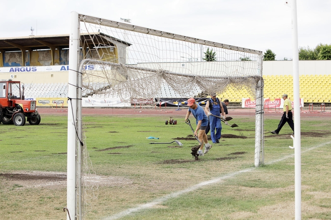 Futbolo stadione – tos pačios bėdos, kaip ir prieš dešimt metų 