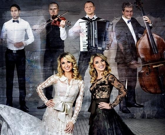  Rūta ir Saulė Rinkevičiūtės su kolegomis džiazo muzikantais.