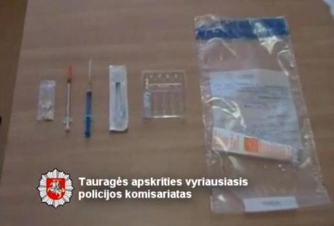 Šilutėje policijos pareigūnai sulaikė narkotikų platintojus