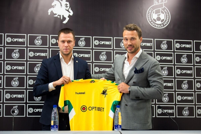 Prieš išskirtines rungtynes – paskelbta futbolo rinktinės sudėtis ir naujas rėmėjas