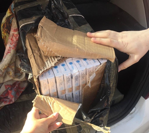 Pasieniečiai sulaikė nelegalių cigarečių turėjusius vyrus