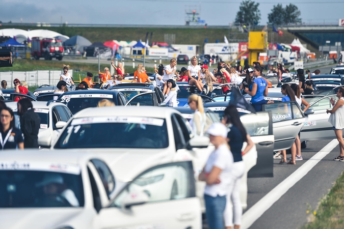 1006 km lenktynėse – kempingas, žiūrovų varžybos ir kiti unikalūs renginiai