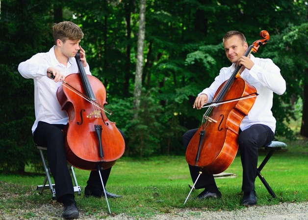 T.Mikalausko ir K.Vaičiulio violončelių duetas „K&T duo“.