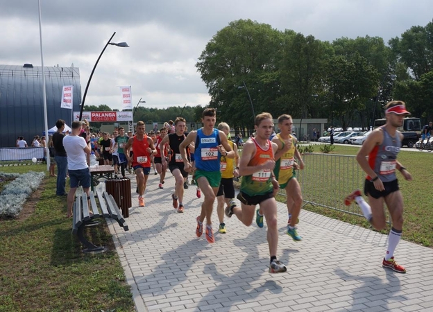 Šeštąjį „Eurovaistinės 10 km bėgimą“ laimėjo brolis ir sesuo Kančiai