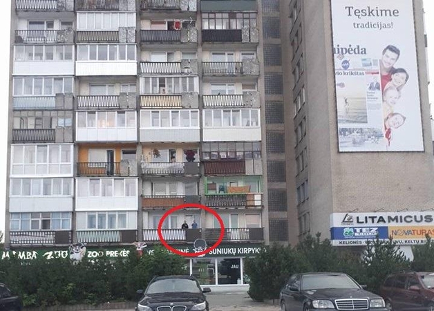Ginklas: šie du vyrai sekmadienio vakarą susirado pramogą – šratiniu šautuvu šaudė į miestiečius.