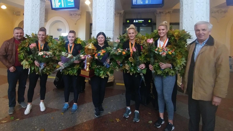 Planetos čempiones pasitiko ir LKF prezidentas A. Sabonis