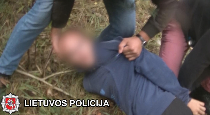 Drama Klaipėdoje: recidyvistai surišo ir apiplėšė vokietį (sulaikymo video)