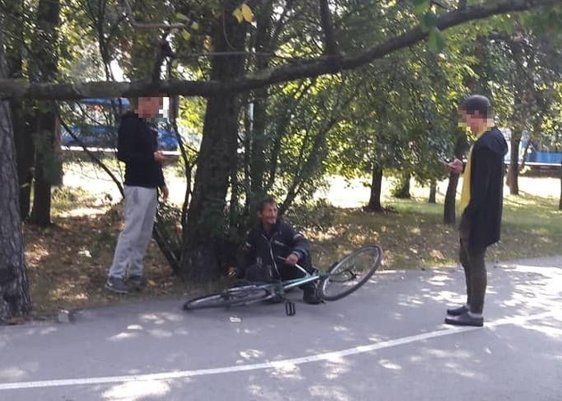 Parke siautėjusį peiliu ginkluotą plėšiką padėjo sulaikyti laipynių instruktoriai