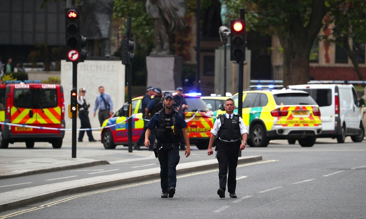 Britų policija: per incidentą prie parlamento išvengta mirtinų sužalojimų