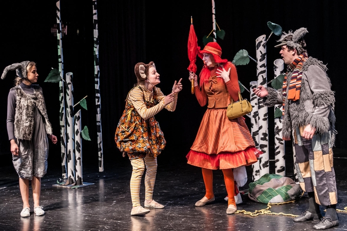Uostamiesčio jaunimo teatre „Be durų“ – „Girių karalių“ nuotykiai 