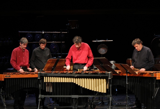 „Amadinda Percussion Group“.