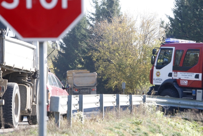 Klaipėdos policijos viršininko pavaduotojui pasipainiojo sunkvežimis