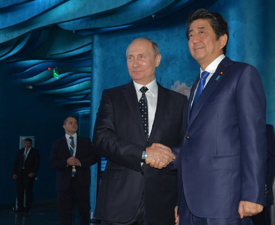 Japonijos premjeras ragino V. Putiną pradėti naują santykių erą
