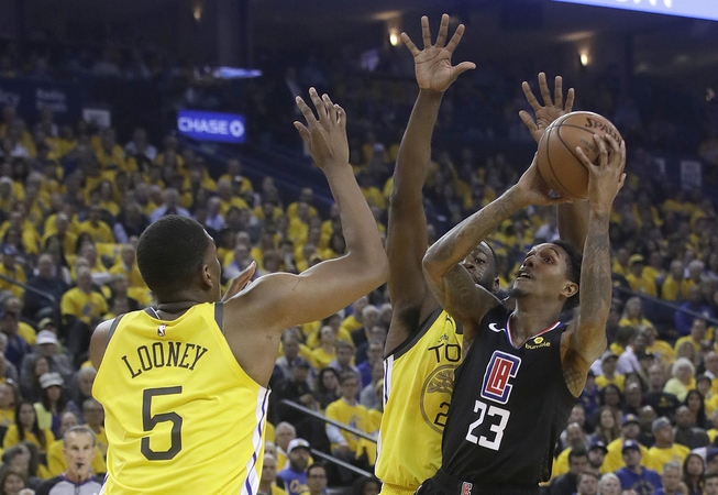 NBA čempionai pralaimėjo „Clippers“ krepšininkams
