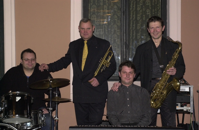 "Doudi Jazz Band".