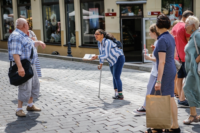 Elgetos nutūpė Jūros šventės mugės prieigas