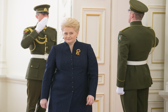 Prezidentė šaukia Valstybės gynimo tarybą dėl kariuomenės komplektavimo