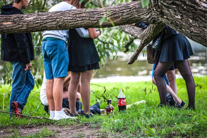 Į ligonines paguldyti du alkoholiu apsinuodiję nepilnamečiai
