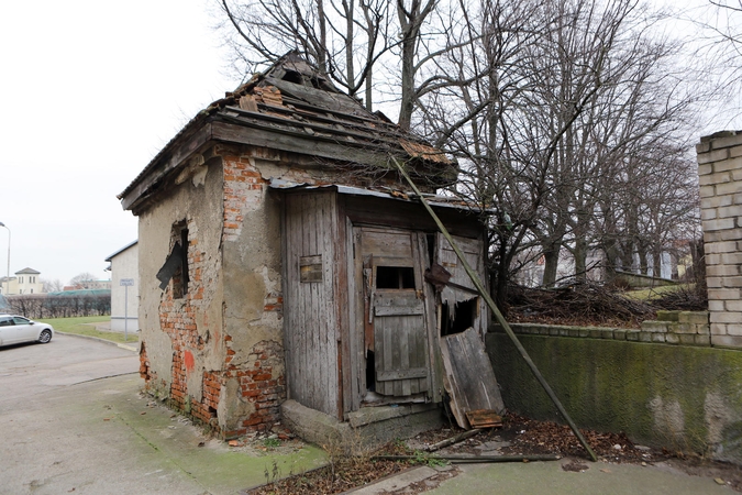 Klaipėdoje nugriaus dvi griuvenas