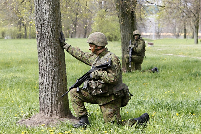 Karių prašymas sukėlė nerimą