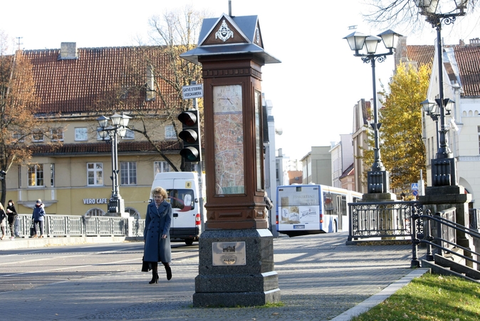 Prie Biržos tilto įrengtas laikrodis iš vienos pusės valandas skaičiuoja tiksliai, o iš kitos rodo dviem daugiau.