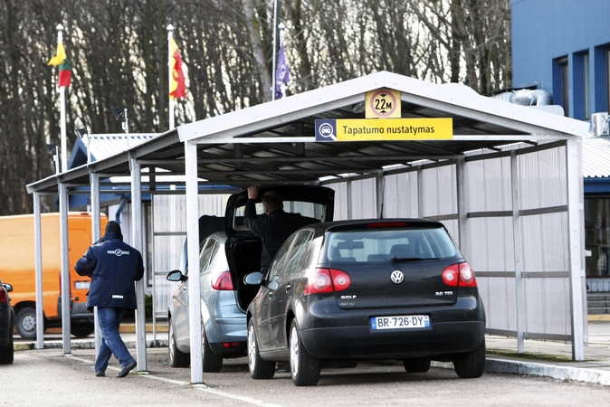 Netikėtumas: registruojant neseniai įsigytą transporto priemonę gali paaiškėti, kad jos ieško kitos šalies policija.