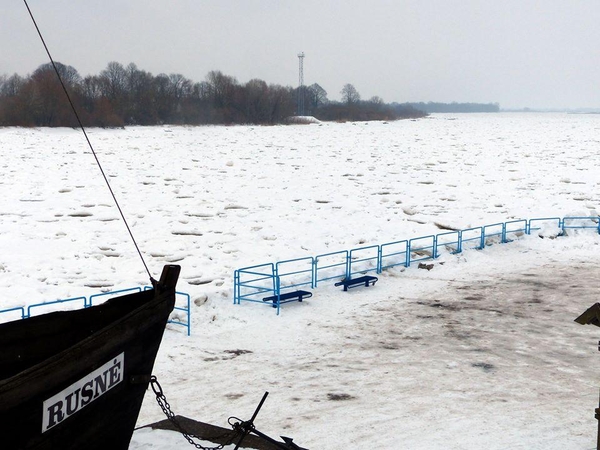 Nuogąstauja: ledo sukaustytas Nemunas kelia baimę rusniškiams, Rusnės sala jau penkis mėnesius atkirsta vandens.