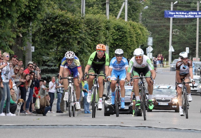 Šalies dviračių plento čempionate – R. Navardauskas ir R. Rumšas su sūnumis