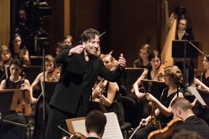 „Baltic Sea Philharmonic“ orkestrui vadovauja JAV batutos meistras K.Järvi.